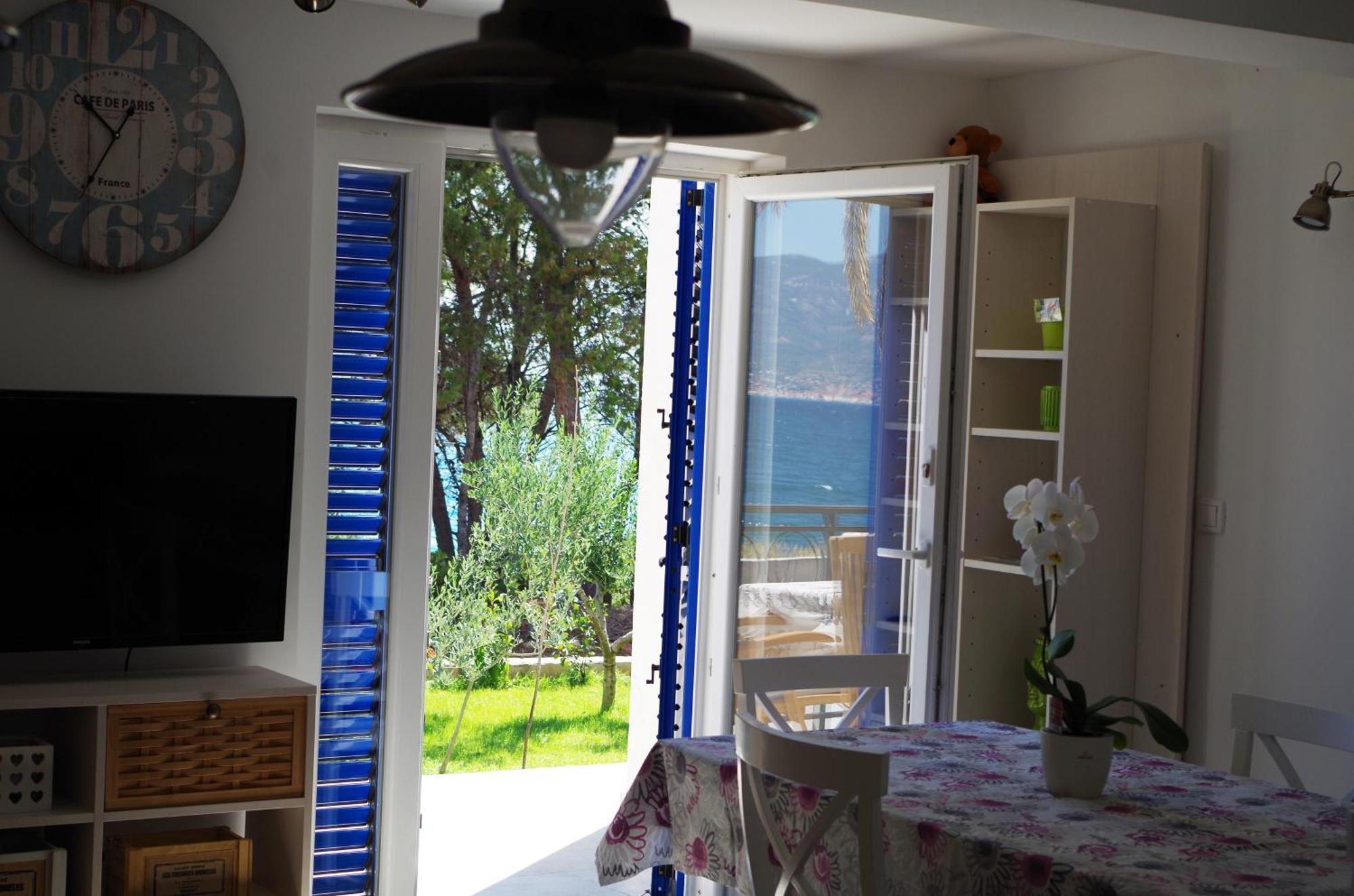Apartments By The Sea Slatine, Ciovo - 14158 객실 사진